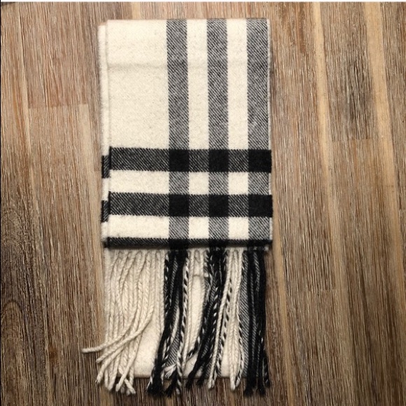 Burberry Check Women’s Scarf